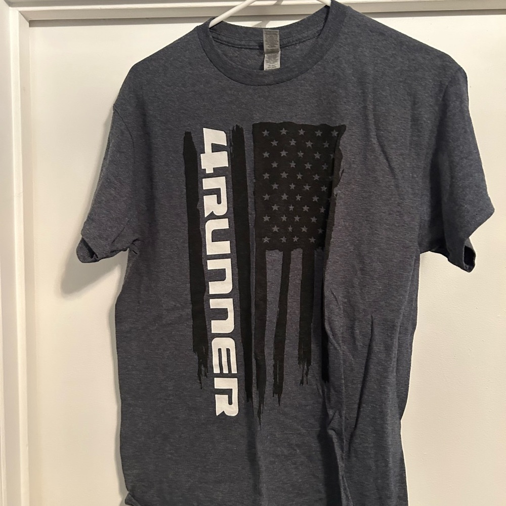 Gildan Charcoal Graphic Tee